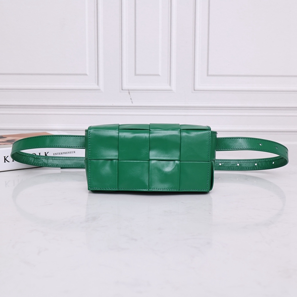 ボッテガヴェネタバッグ正面デザイン